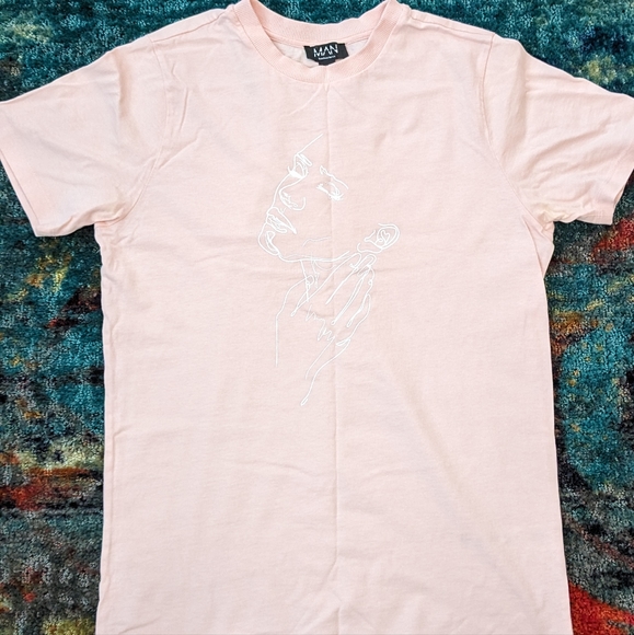 T-shirt size medium with image on front - Picture 2 of 3